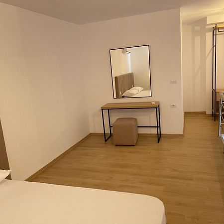 Sunrose Residences Sarandë 외부 사진