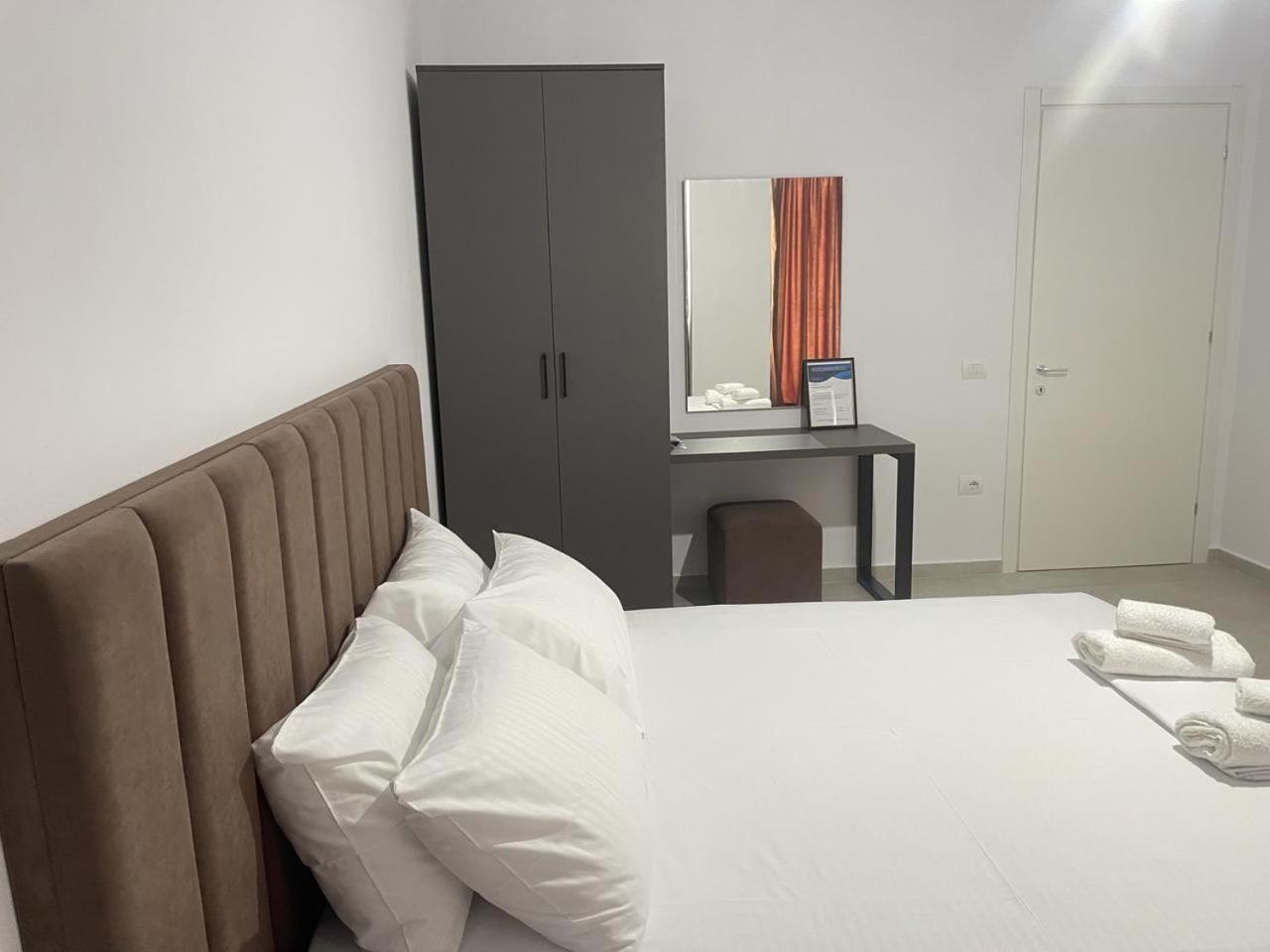 Sunrose Residences Sarandë 외부 사진